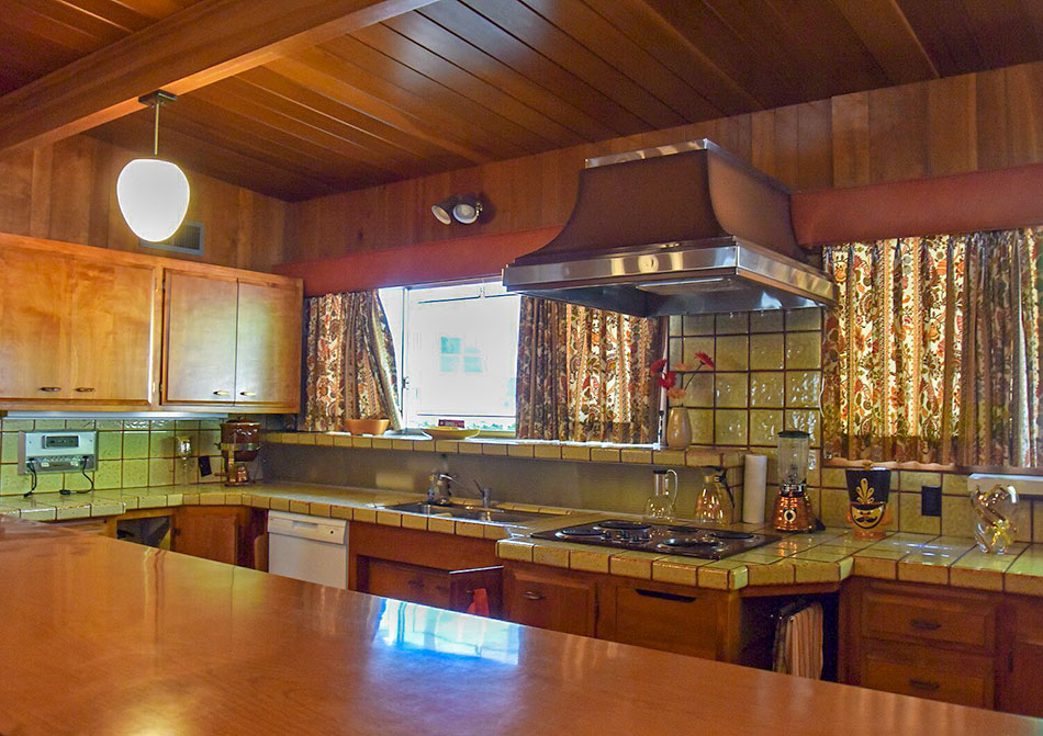 Morelli House kitchen view of sink